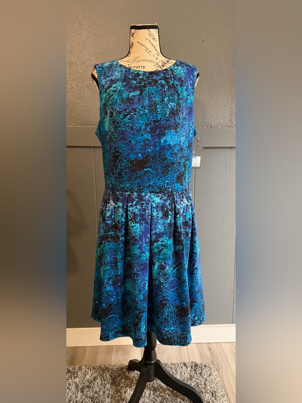Mossimo Supply Co. Navy and Teal Abstract Maxi Dress